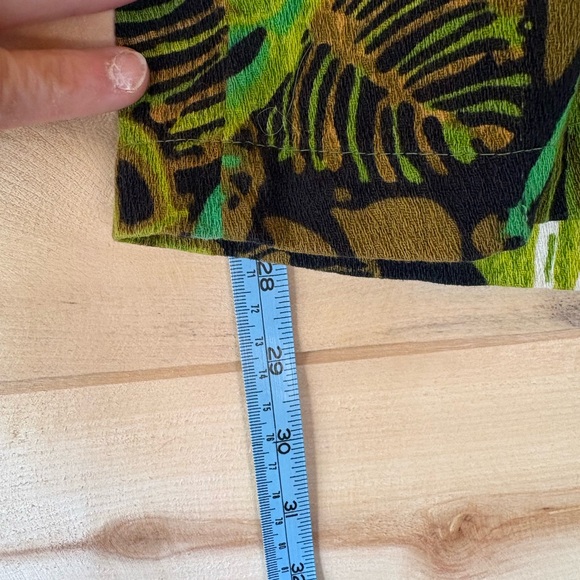 Vintage Hawaiian button up shirt - Picture 2 of 9